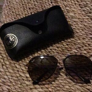 Ray Ban Stylish Sunglasses with Case